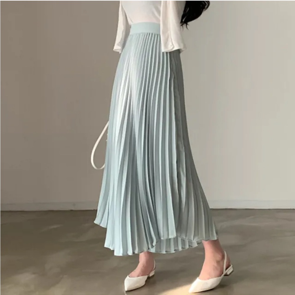 Zara - Elegant Pleated Skirt in Mint Green